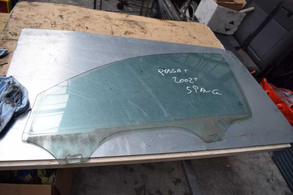 VITRE AVANT GAUCHE VW PASSAT 2002+ - Vue 1